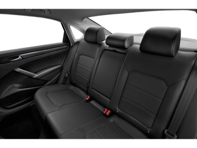 Used 2022 Volkswagen Passat 2.0T SE FWD image 12