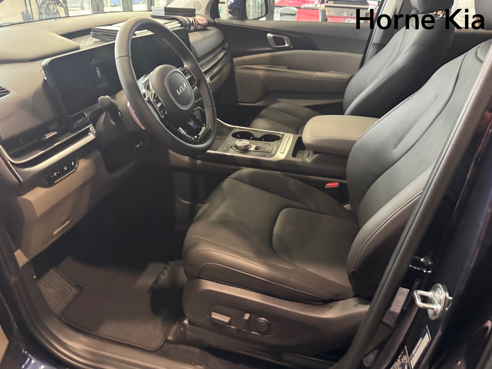 New 2026 Kia Carnival LXS FWD image 9