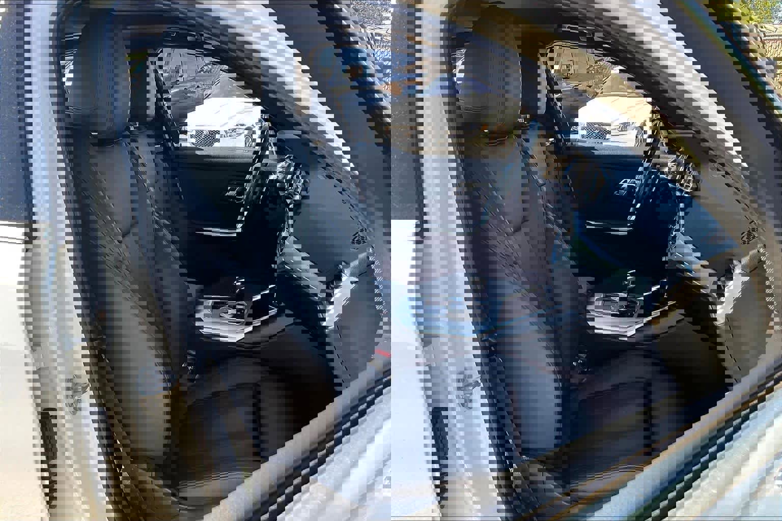 Used 2019 BMW 330i Sedan w/ Driving Assistance Package RWD image 9