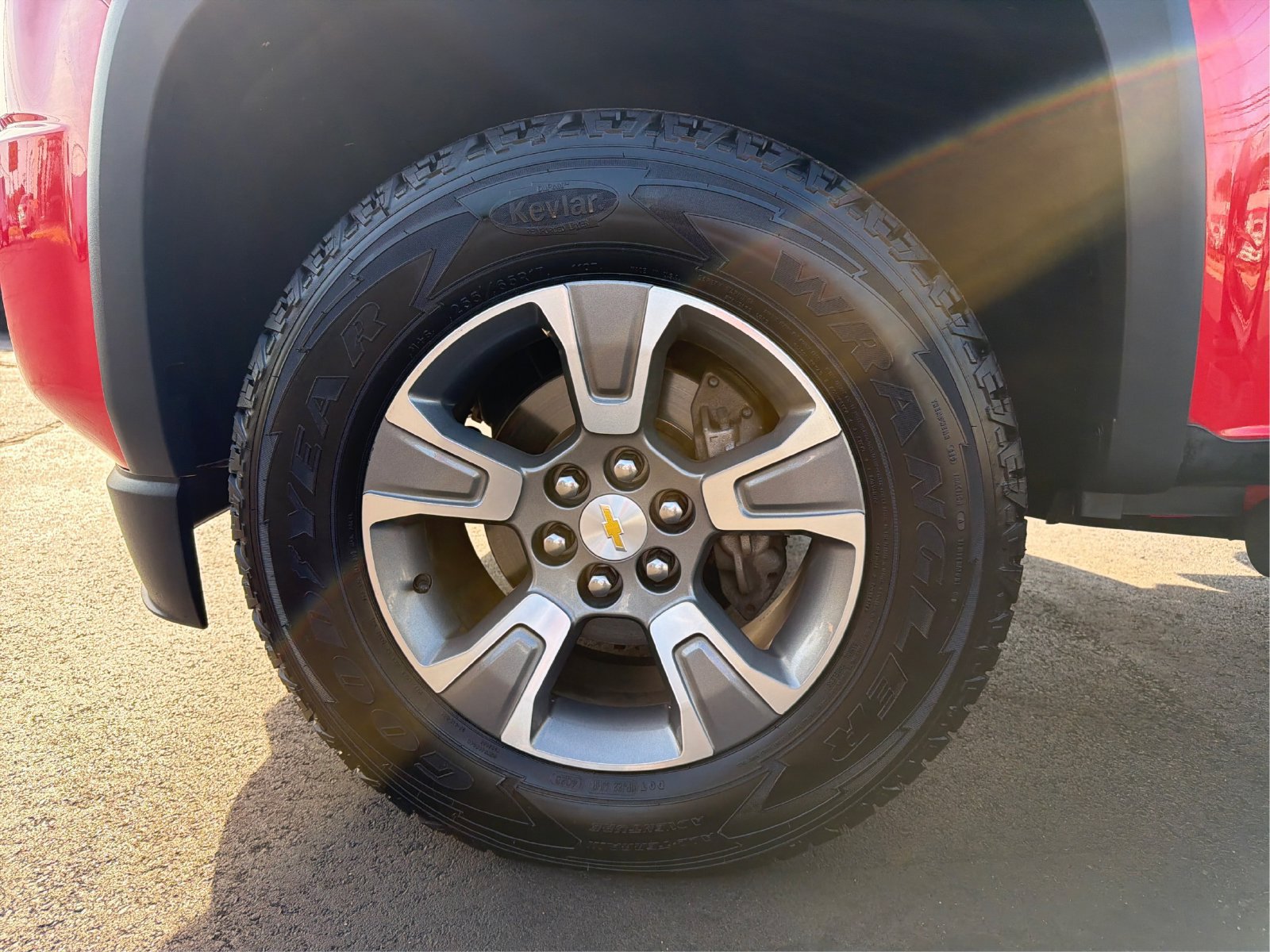 Used 2018 Chevrolet Colorado Z71 AWD/4WD image 24