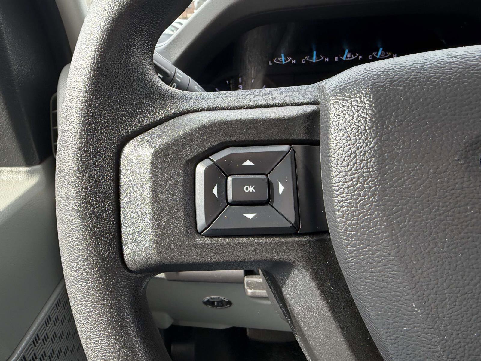 Used 2022 Ford E-350 and Econoline 350 Super Duty w/ Power Windows & Locks Group image 23