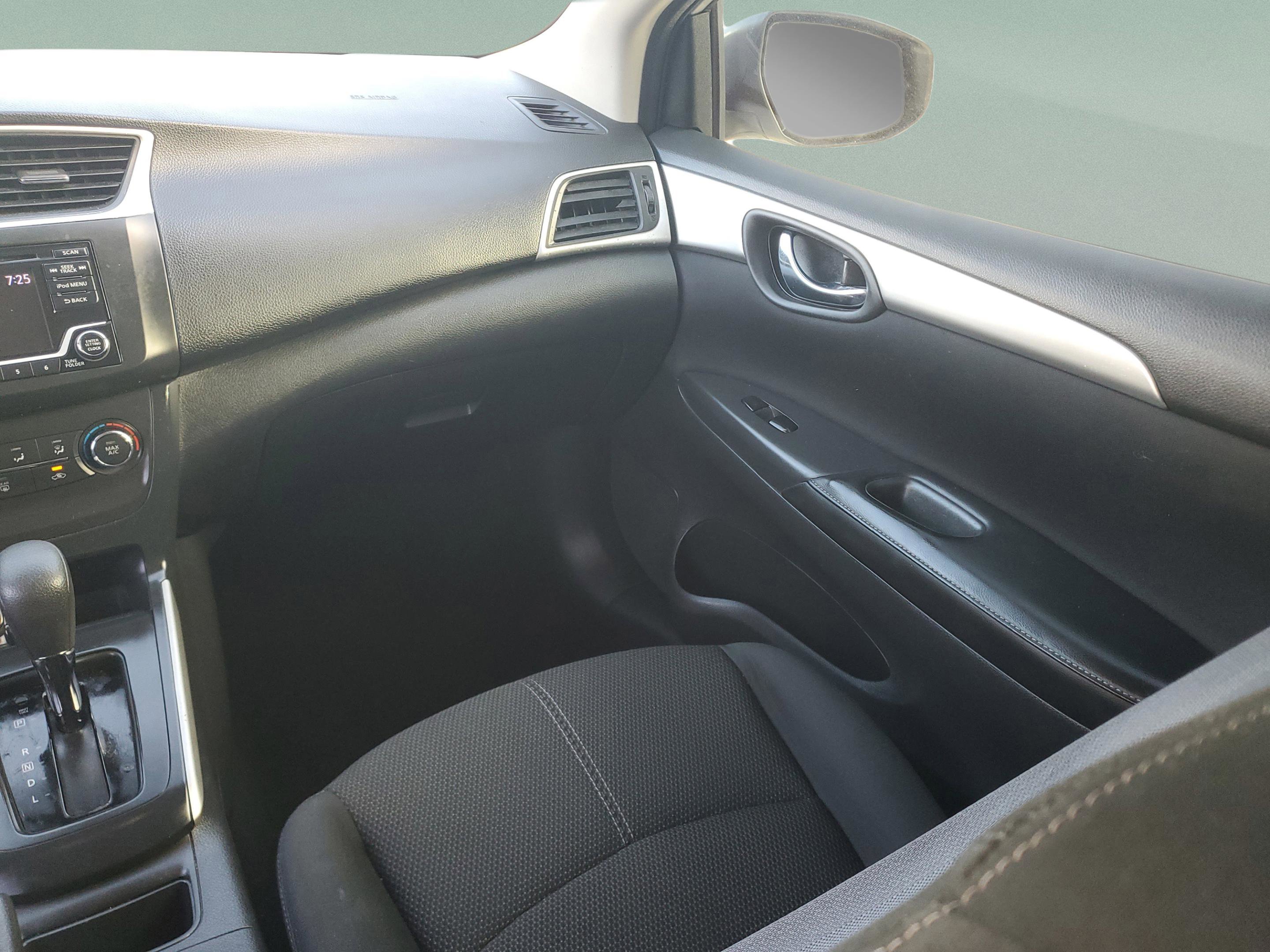 Used 2018 Nissan Sentra S image 11