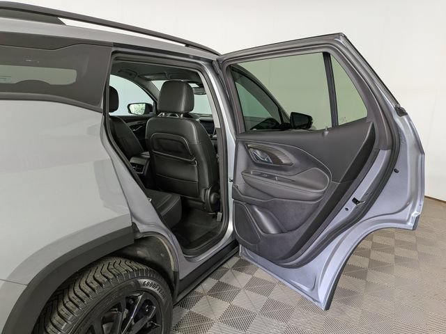 Used 2023 GMC Terrain SLT w/ Elevation Edition AWD/4WD image 33