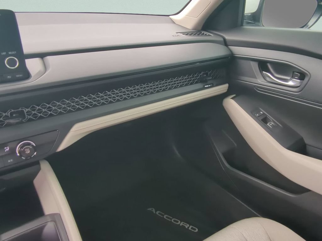 Certified 2025 Honda Accord LX image 14