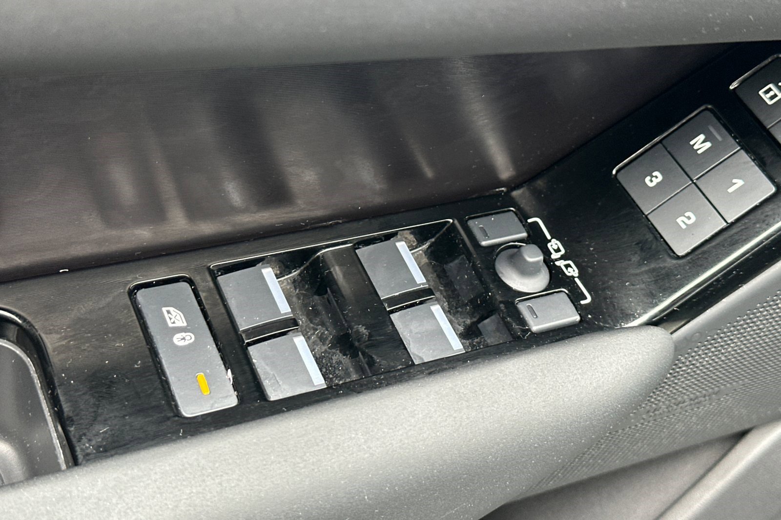 Used 2026 Land Rover Range Rover Velar Dynamic SE image 15