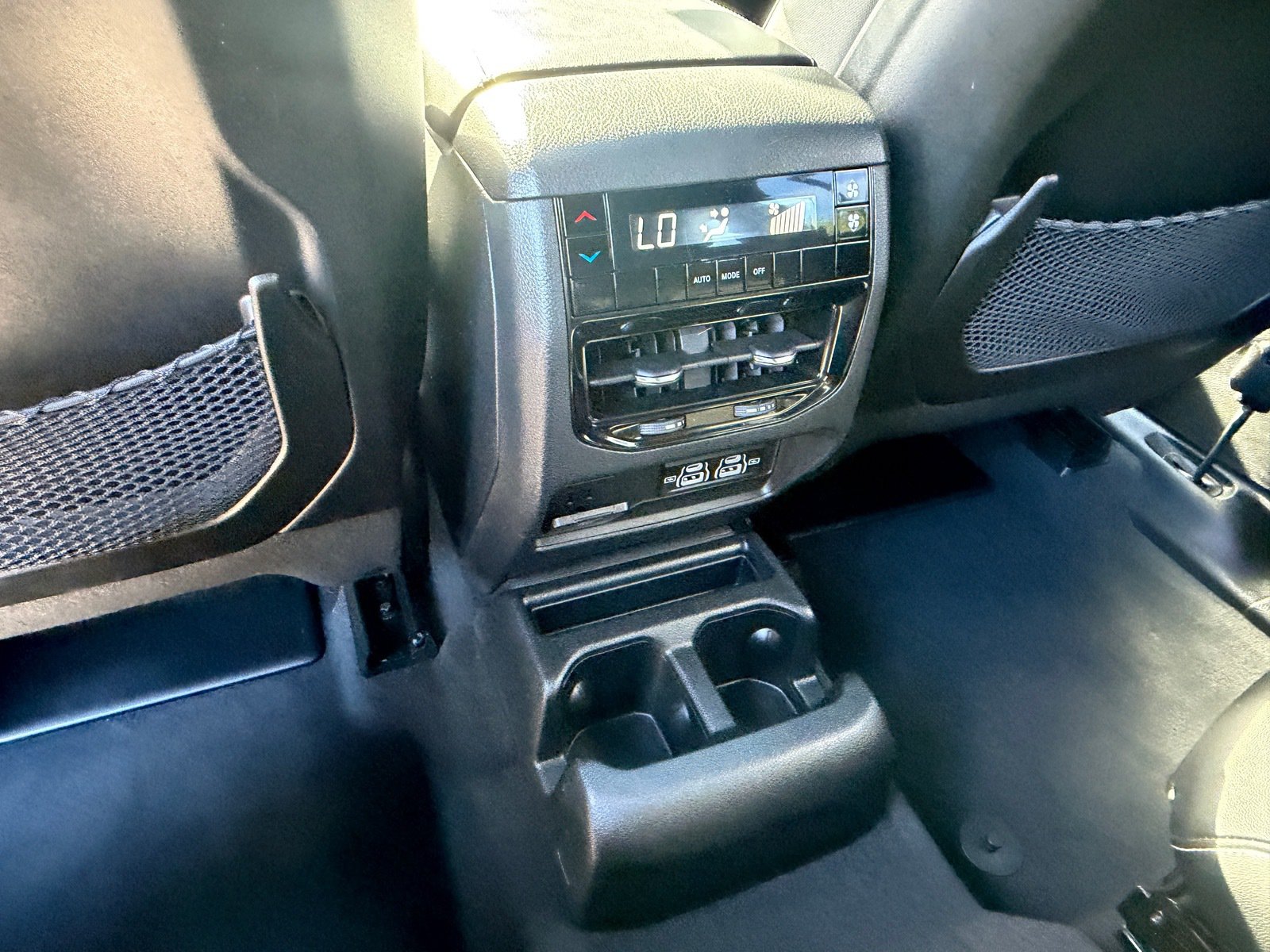 Used 2023 Jeep Grand Cherokee L Laredo RWD image 12