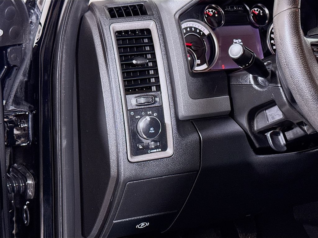Used 2013 RAM 1500 Express AWD/4WD image 8