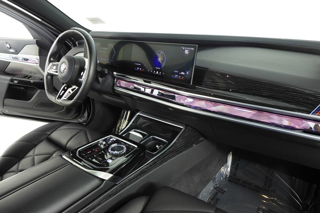 Used 2023 BMW 740i w/ Parking Assistance Package RWD image 13