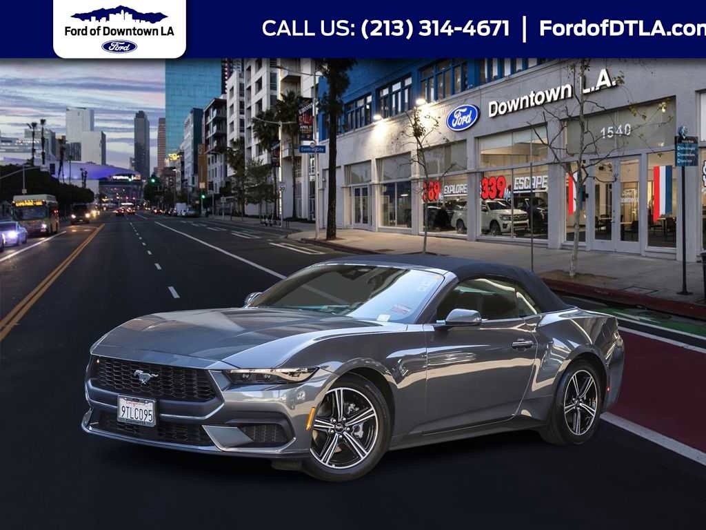 Used 2025 Ford Mustang Convertible image 1