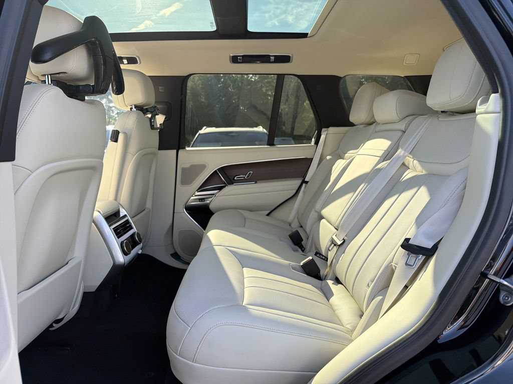 New 2026 Land Rover Range Rover SE AWD/4WD image 5