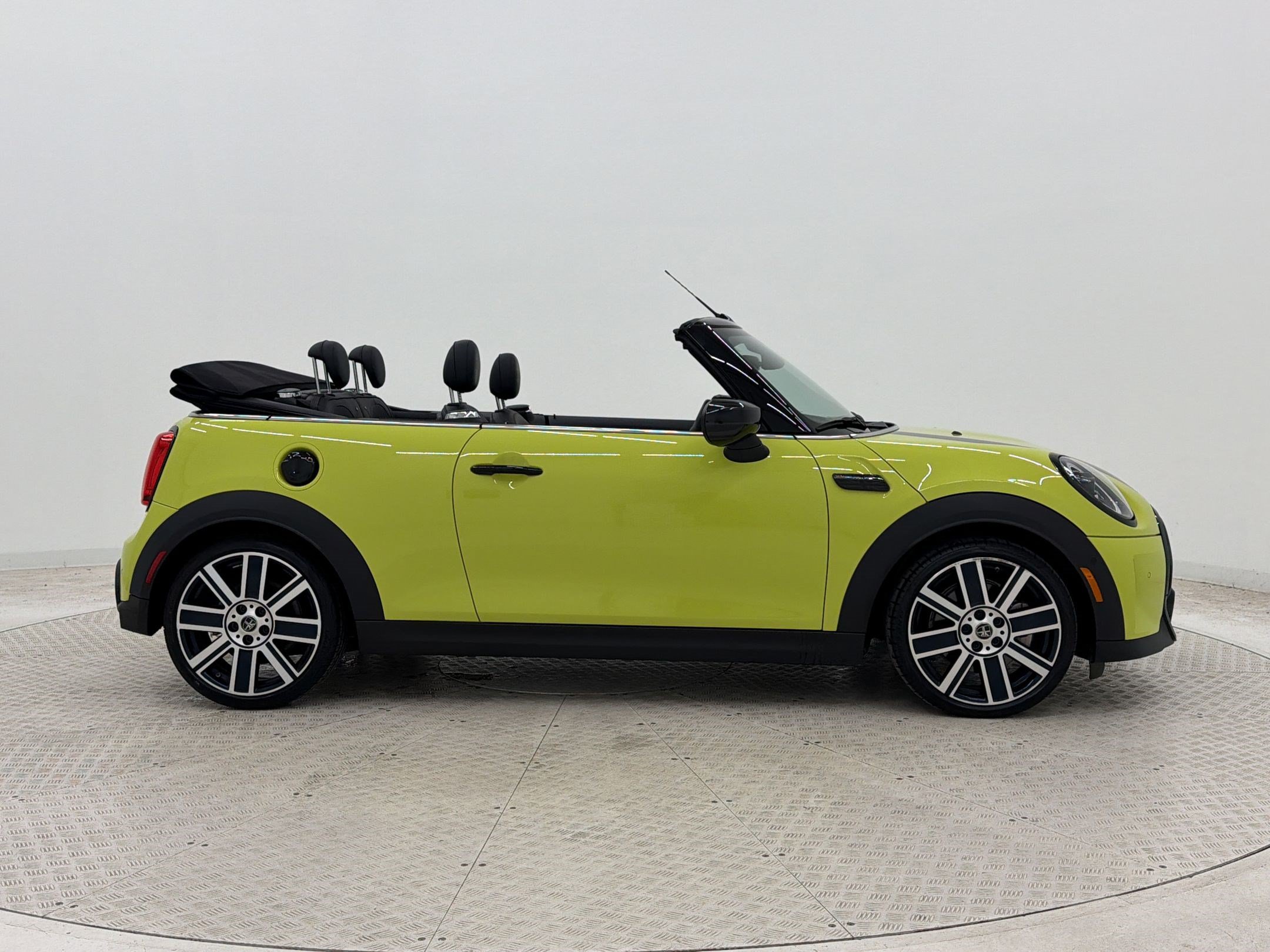 Used 2023 MINI Cooper S FWD image 8