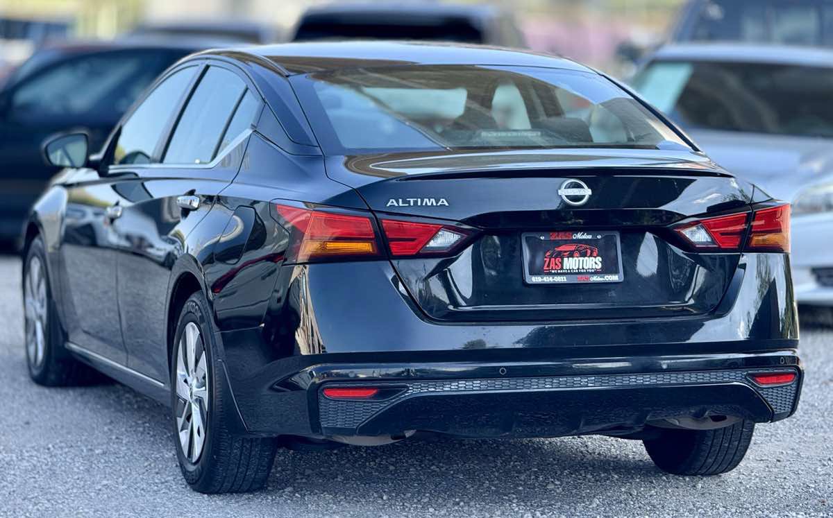Used 2024 Nissan Altima 2.5 S image 8