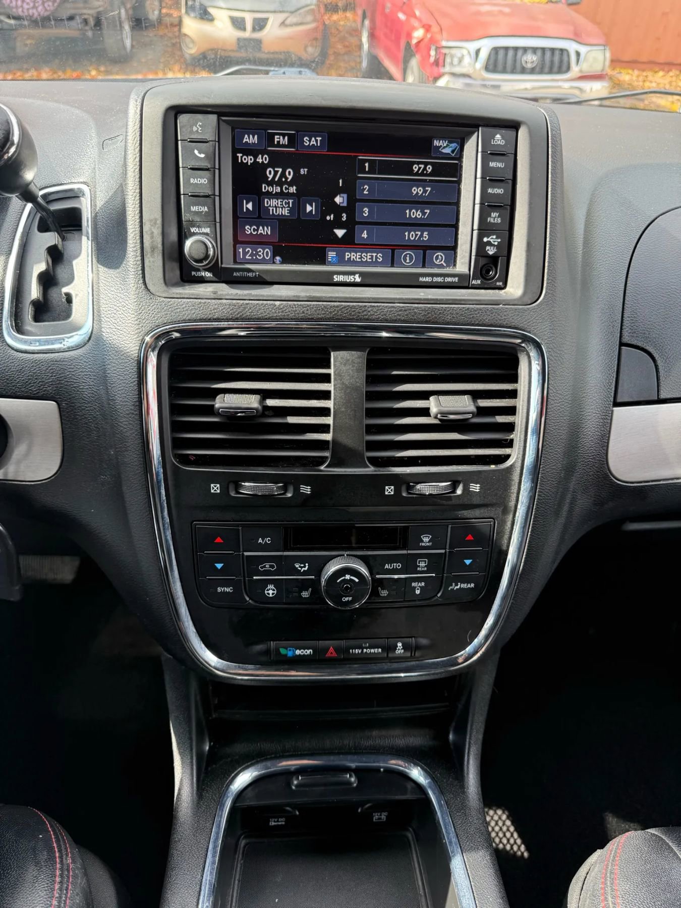 Used 2017 Dodge Grand Caravan GT image 11