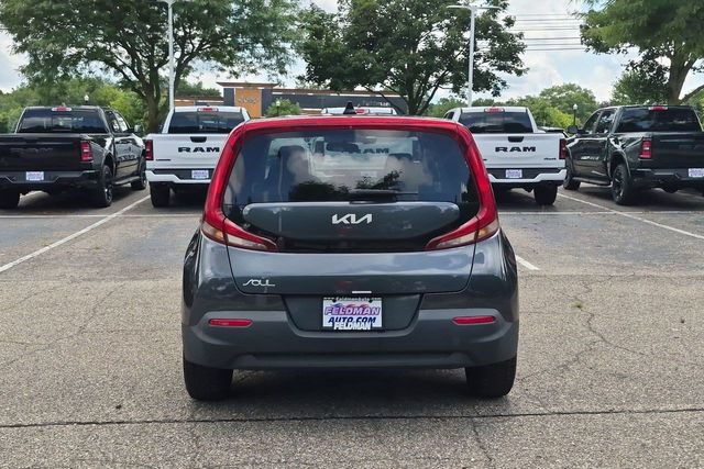 Used 2022 Kia Soul LX FWD image 4