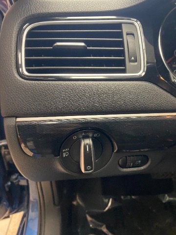 Used 2017 Volkswagen Jetta SEL image 28