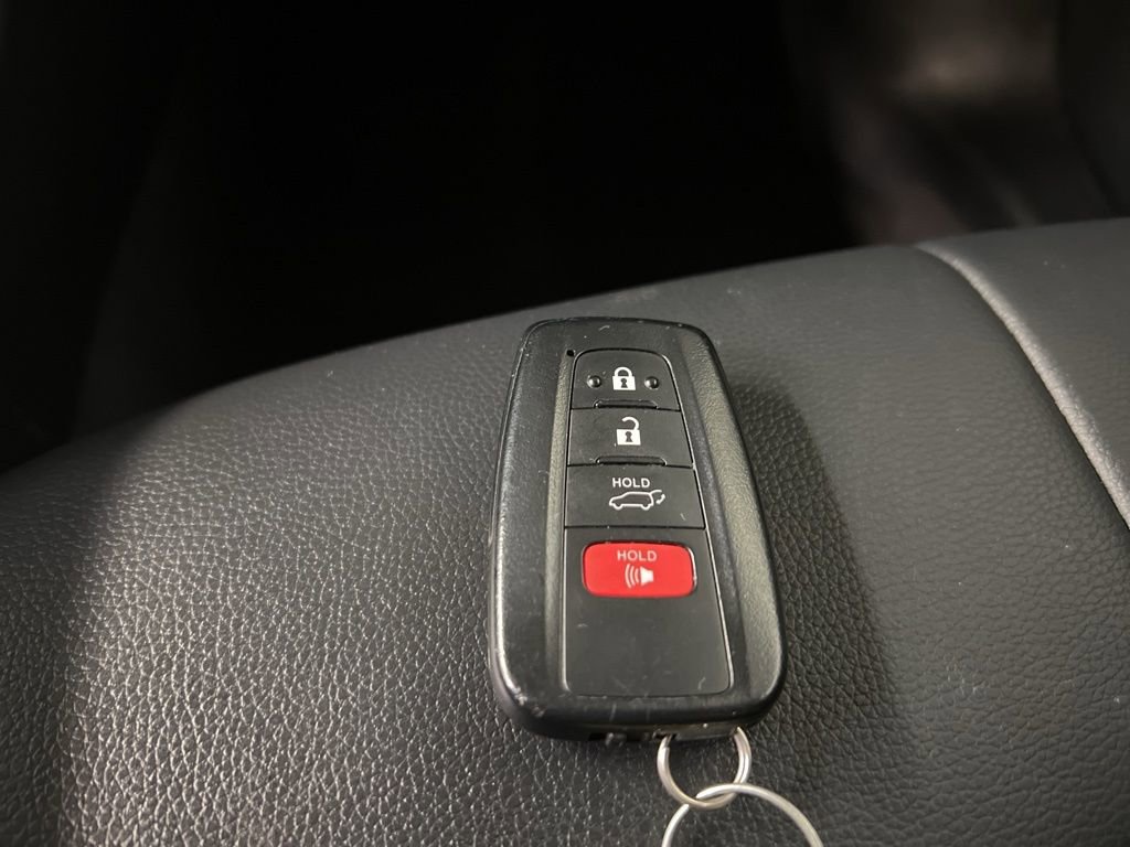 Used 2021 Toyota Highlander XLE image 38