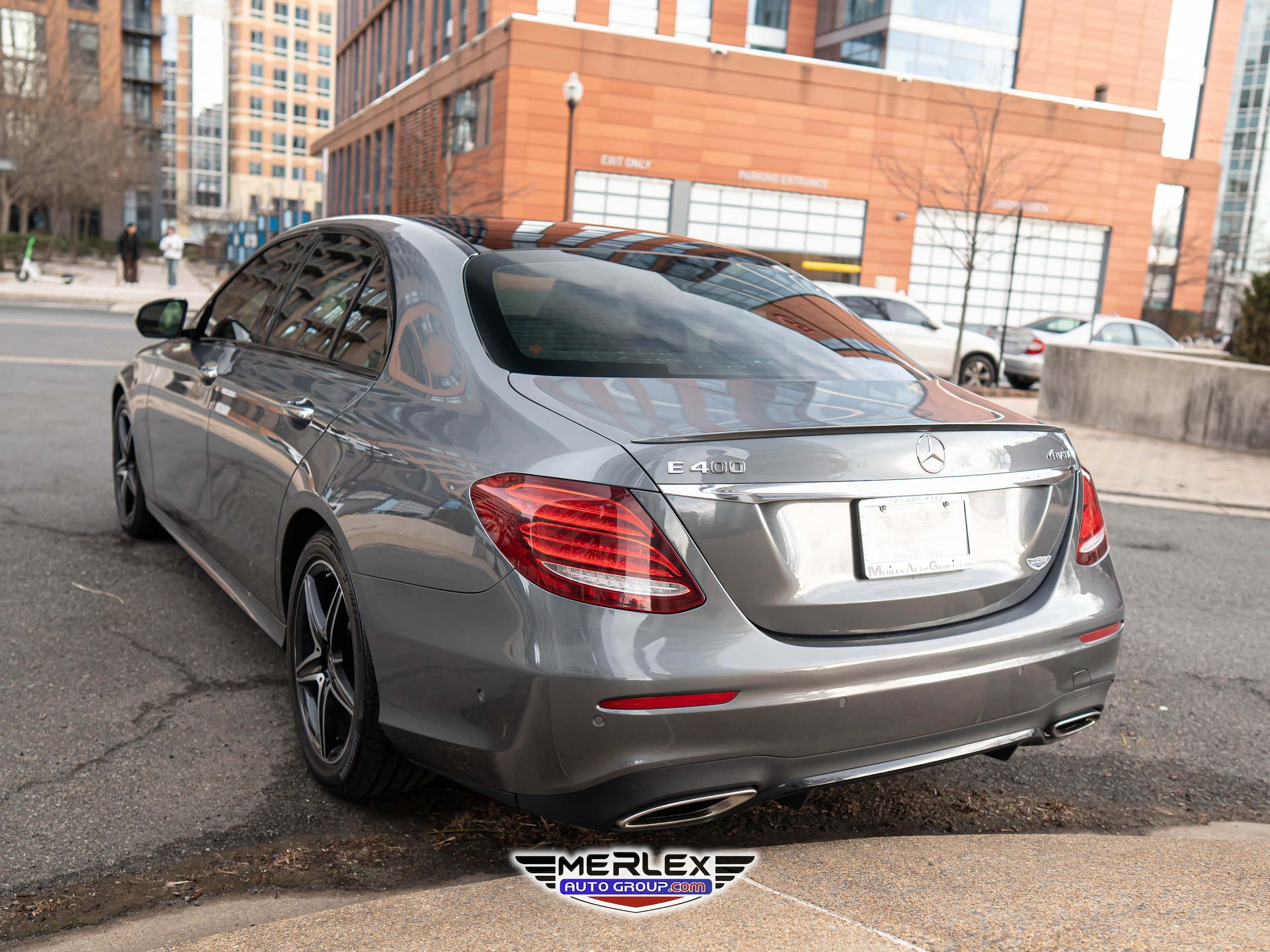 Used 2018 Mercedes-Benz E 400 4MATIC Sedan w/ Premium 3 Package image 5