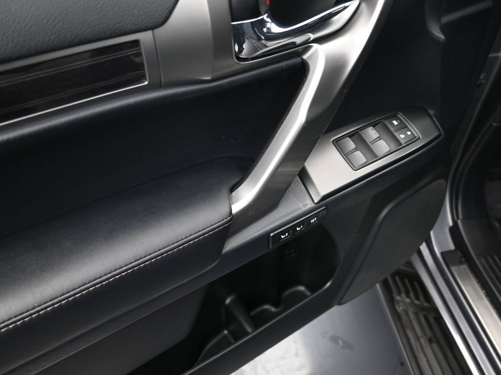 Used 2023 Lexus GX 460 Premium image 11