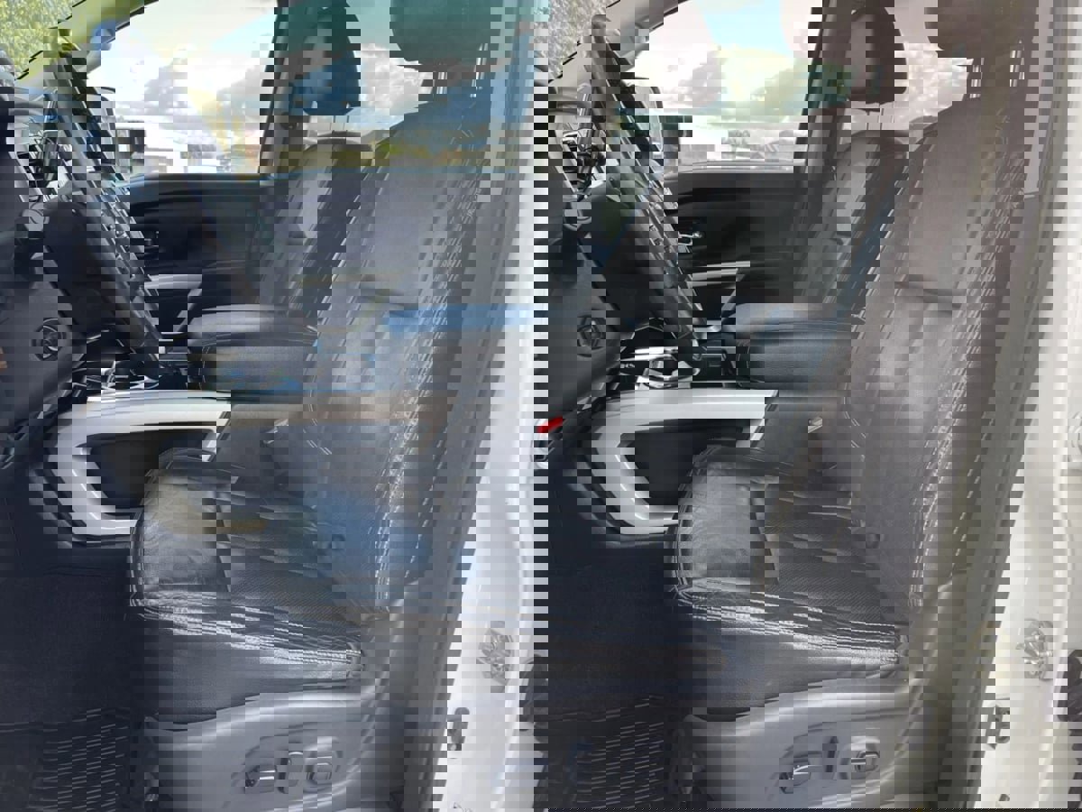 Used 2016 Nissan Titan SL image 15