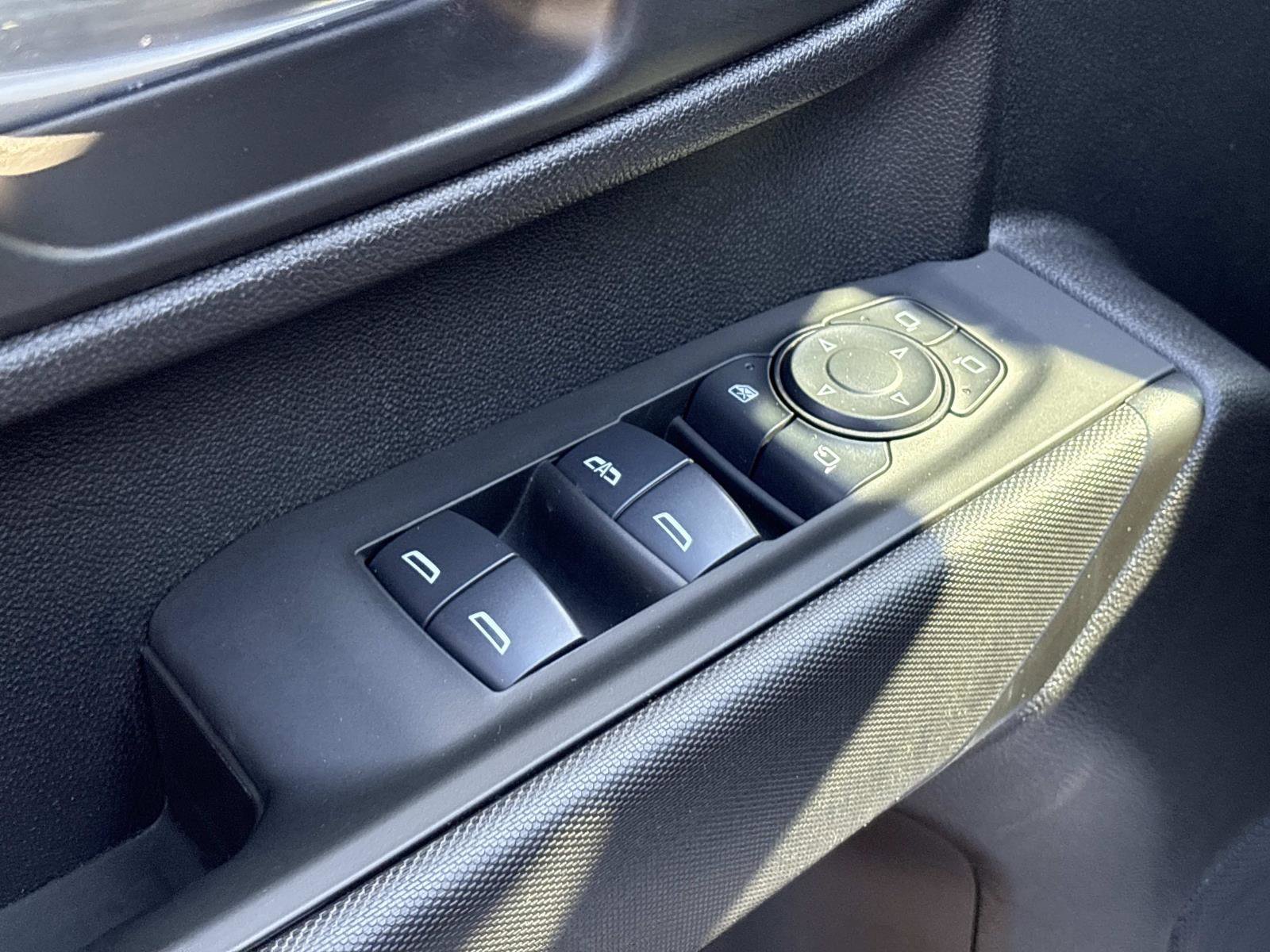 Used 2024 GMC Sierra 3500 Pro w/ Convenience Package image 14