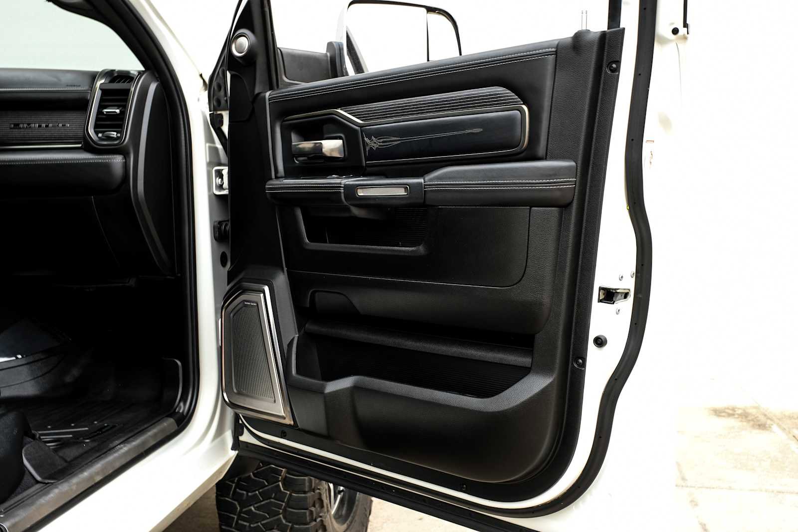 Used 2020 RAM 2500 Limited image 45