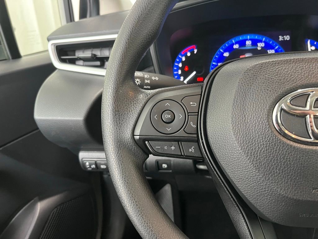 Used 2022 Toyota Corolla LE image 6