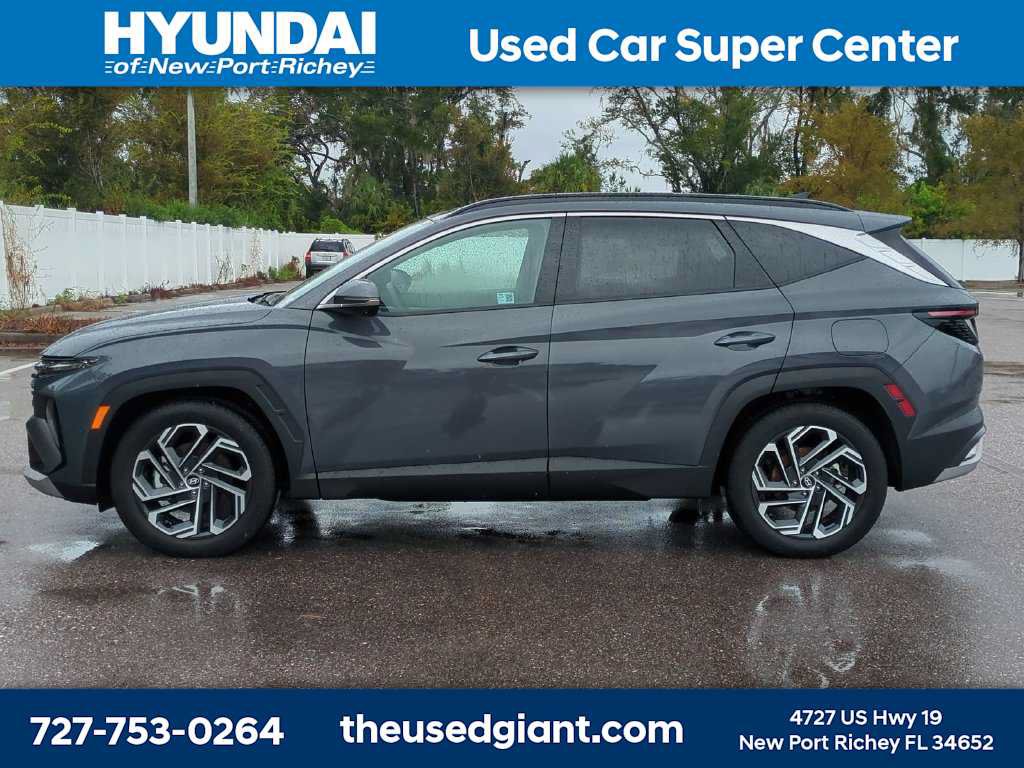 Used 2025 Hyundai Tucson Limited FWD image 2
