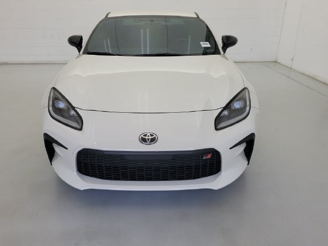 Used 2025 Toyota GR86 Premium RWD image 5
