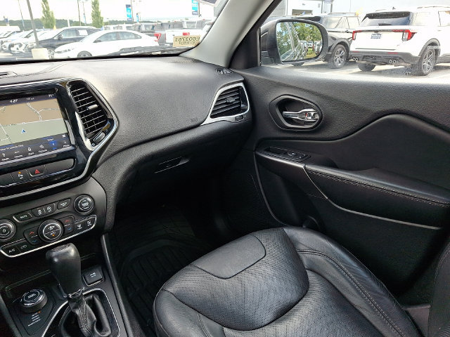 Used 2019 Jeep Cherokee Limited AWD/4WD image 16