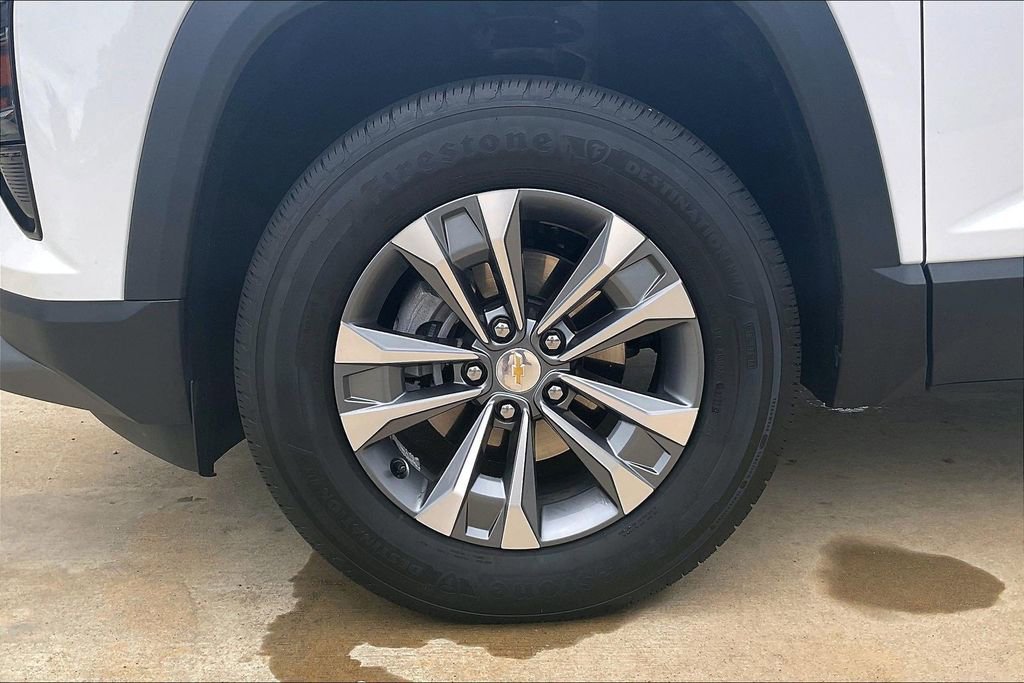 Used 2026 Chevrolet Equinox LT FWD image 8
