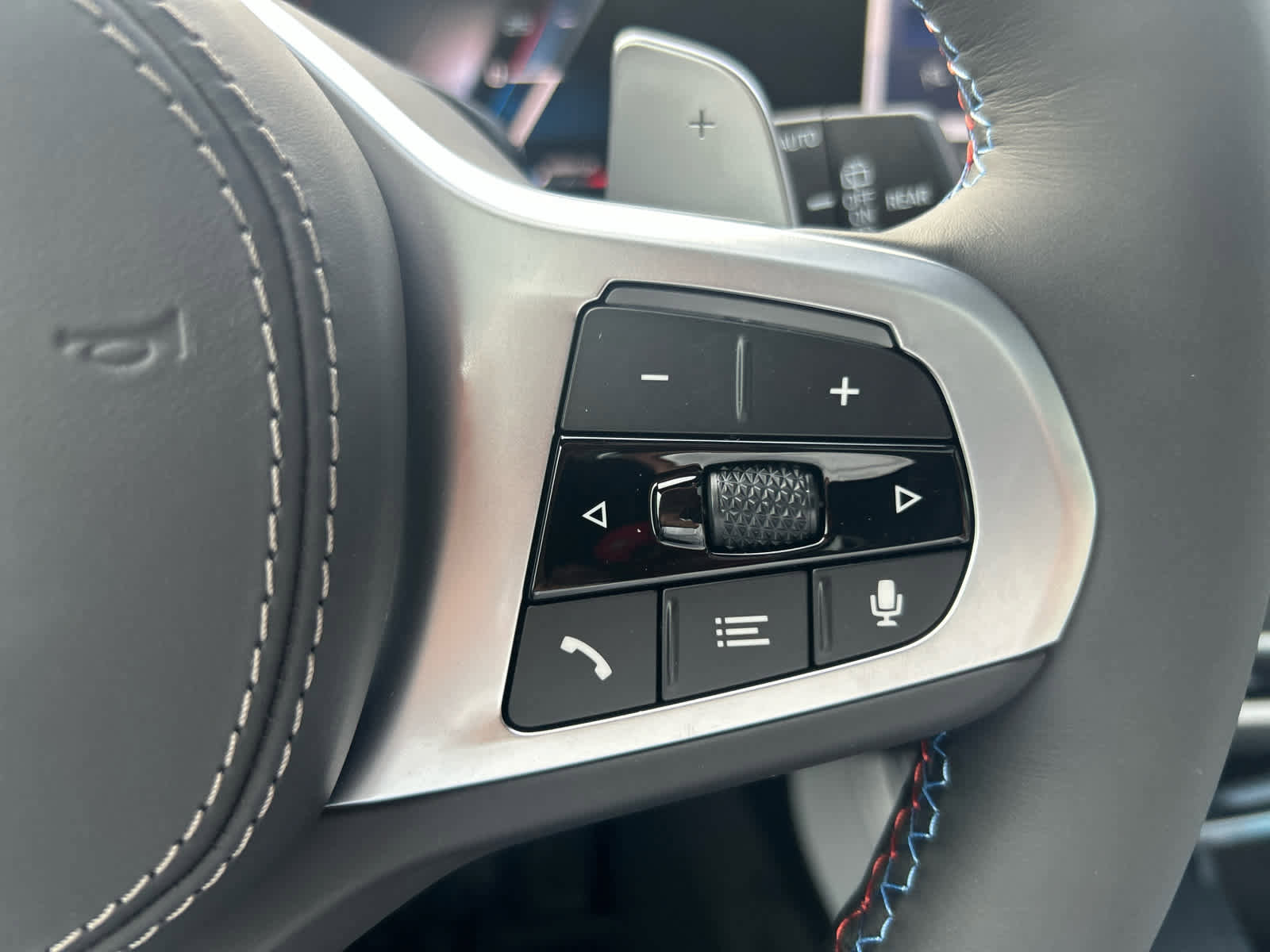 Used 2026 BMW X5 M60i image 39