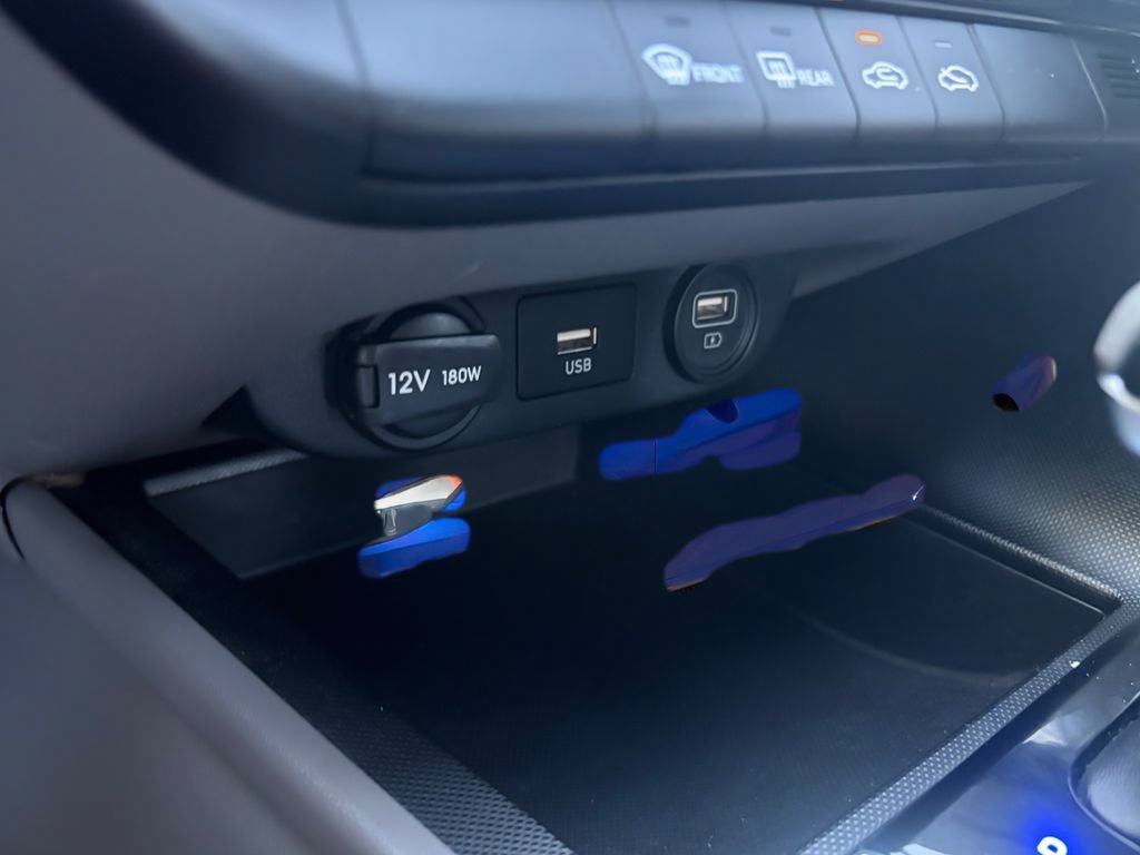 Used 2023 Hyundai Elantra SEL FWD image 26