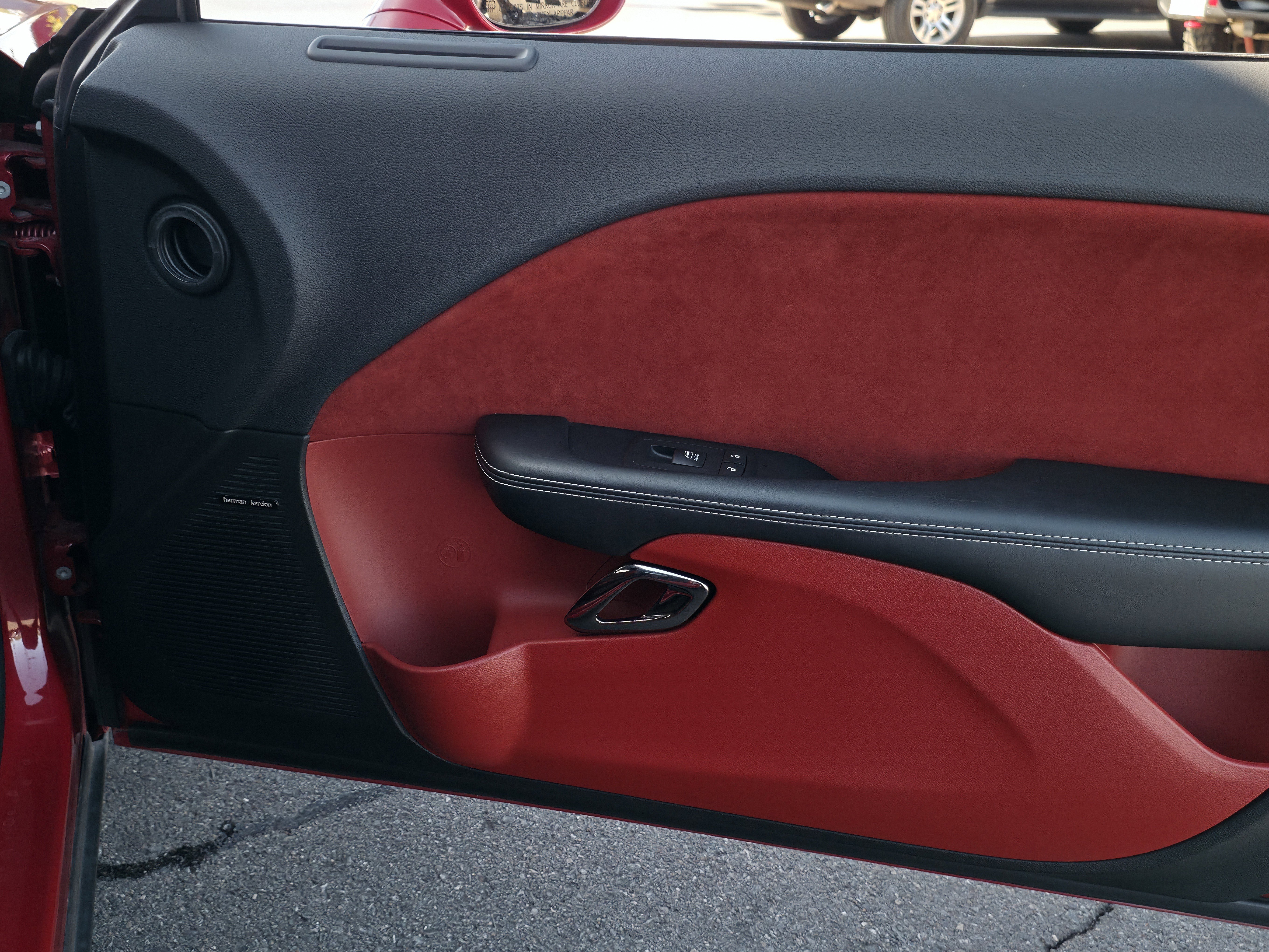 Used 2015 Dodge Challenger SRT Hellcat image 31