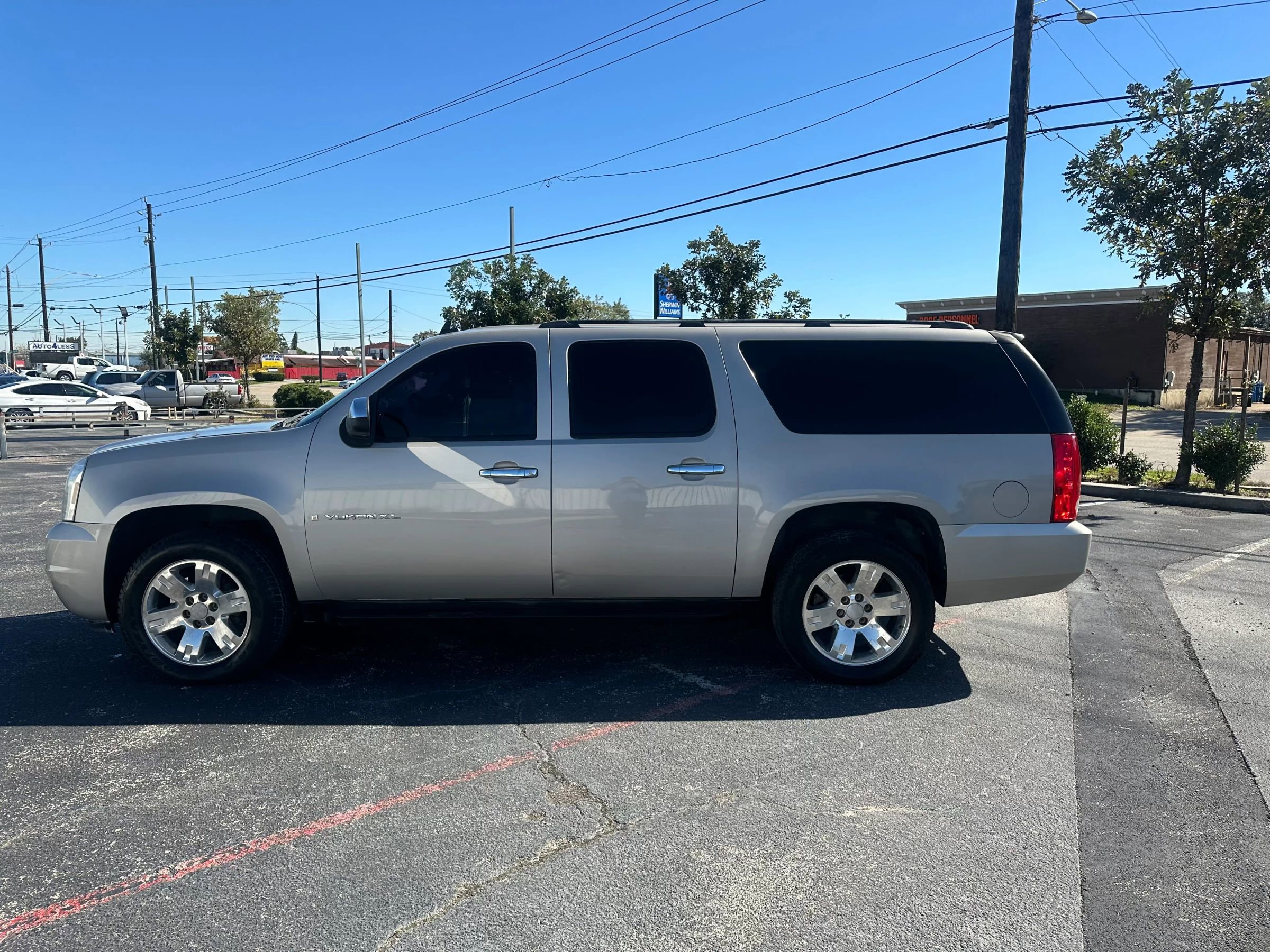 Used 2007 GMC Yukon XL SLE image 8