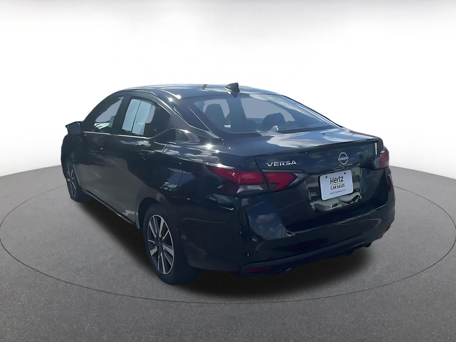 Used 2025 Nissan Versa SV image 11