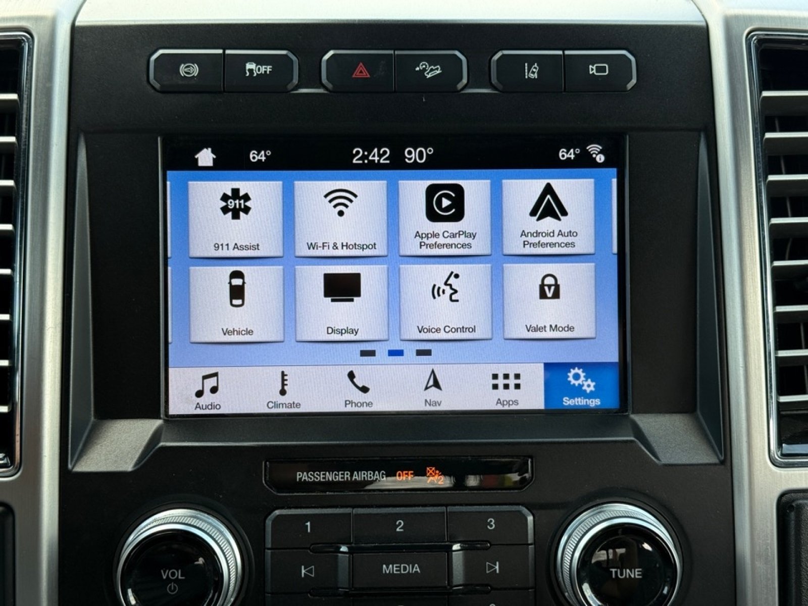 Used 2019 Ford F350 Platinum w/ Platinum Ultimate Package AWD/4WD image 17