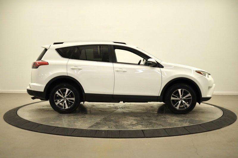 Used 2016 Toyota RAV4 XLE video 2