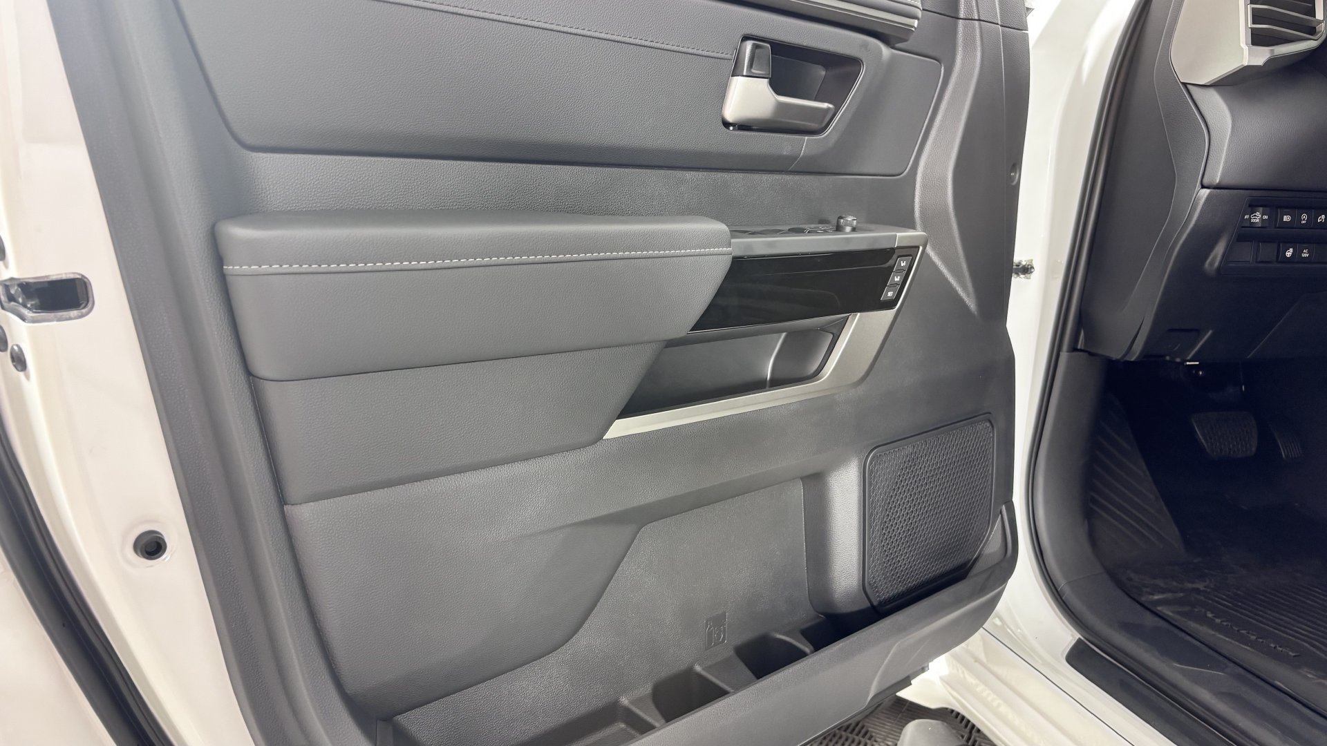 Used 2026 Toyota Tundra Limited RWD image 9