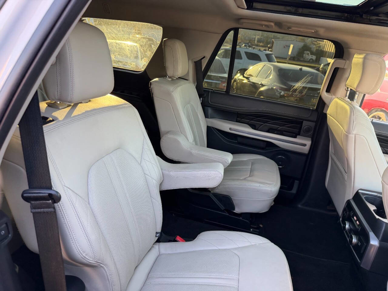 Used 2018 Ford Expedition Platinum image 26
