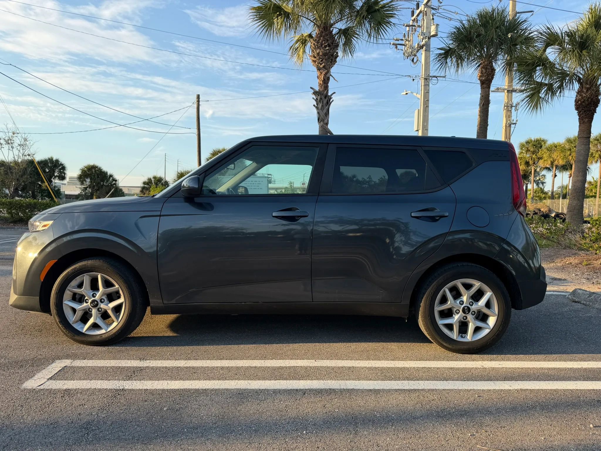 Used 2020 Kia Soul S FWD image 3