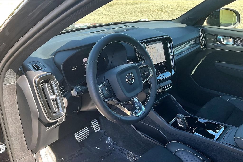 Used 2021 Volvo XC40 P8 Recharge w/ Advanced Package AWD/4WD image 18