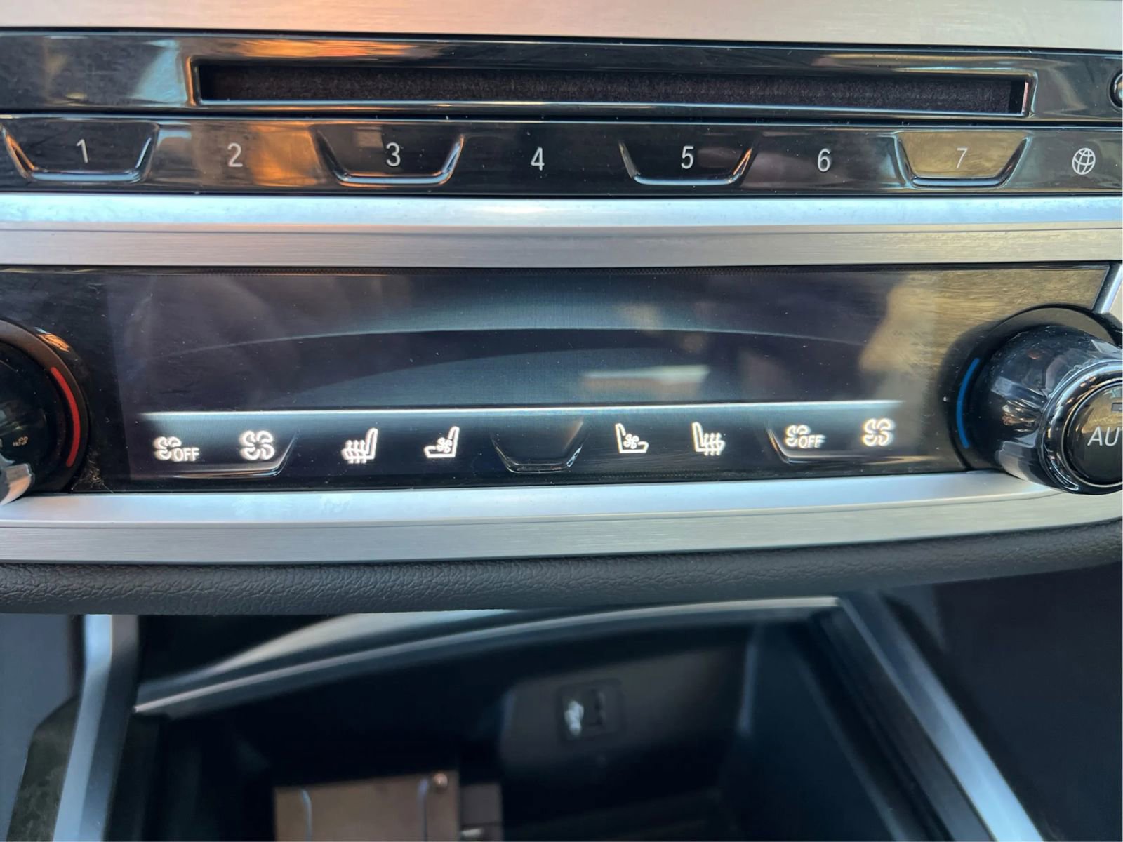 Used 2019 BMW 740i xDrive w/ Executive Package image 42