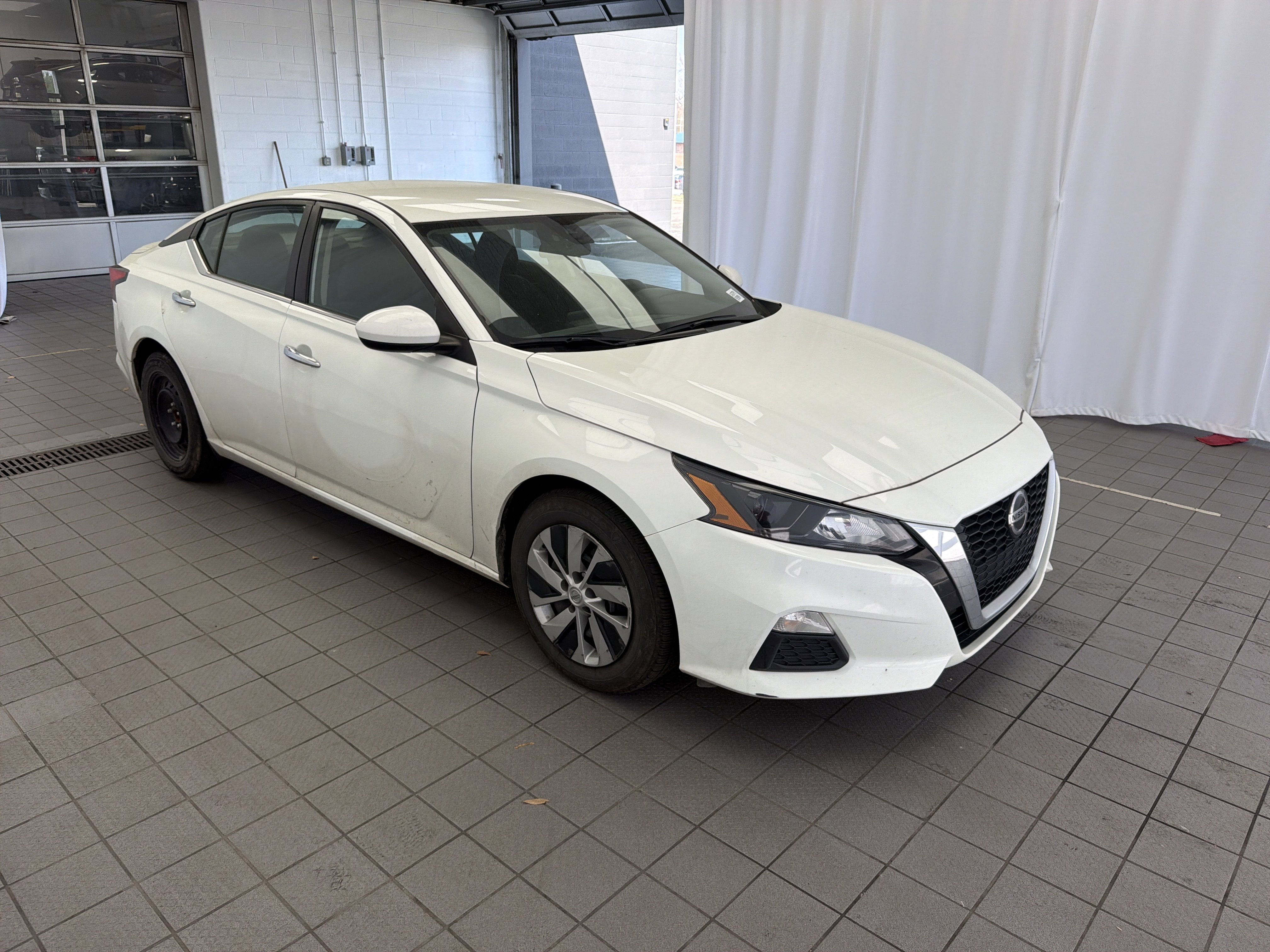 Used 2022 Nissan Altima 2.5 S image 3