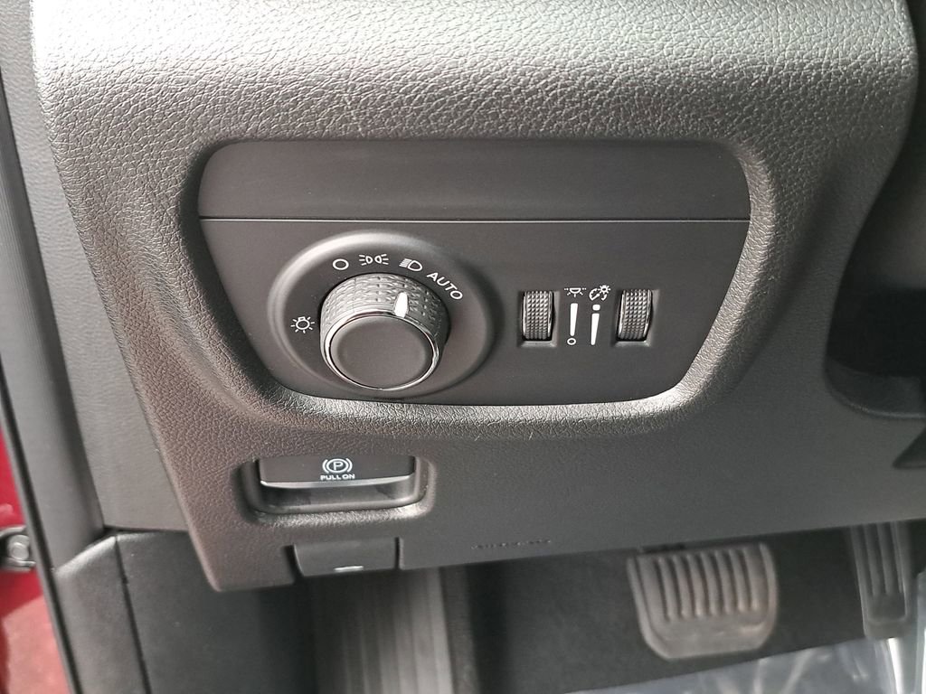 Certified 2023 Jeep Grand Cherokee L Laredo AWD/4WD image 30