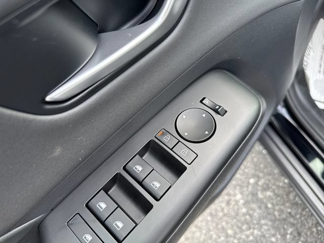 Used 2024 Hyundai Kona Limited FWD image 12