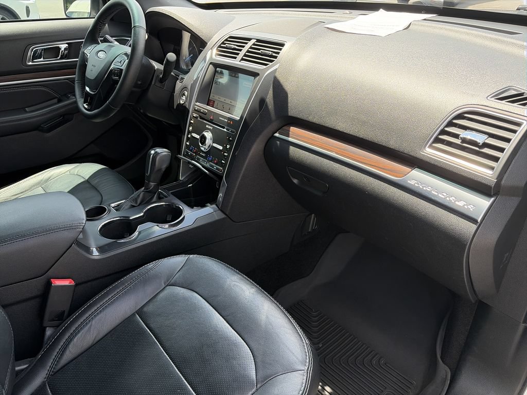 Used 2018 Ford Explorer Limited FWD image 34