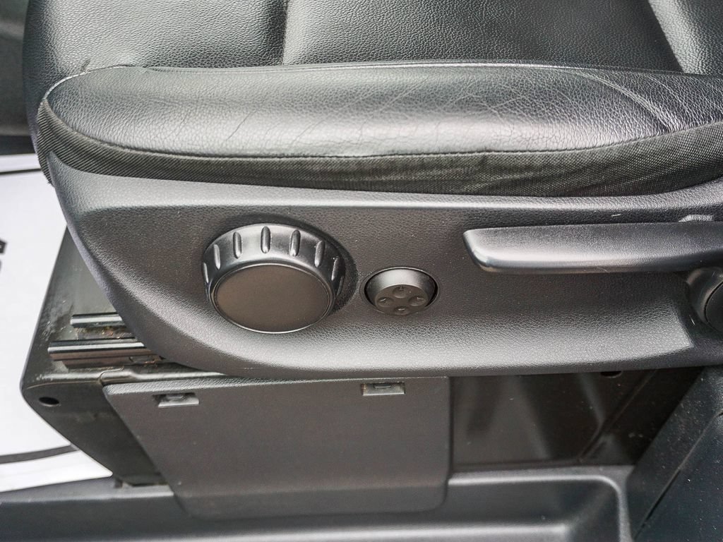 Used 2020 Mercedes-Benz Metris Passenger w/ Premium Safety Package image 19