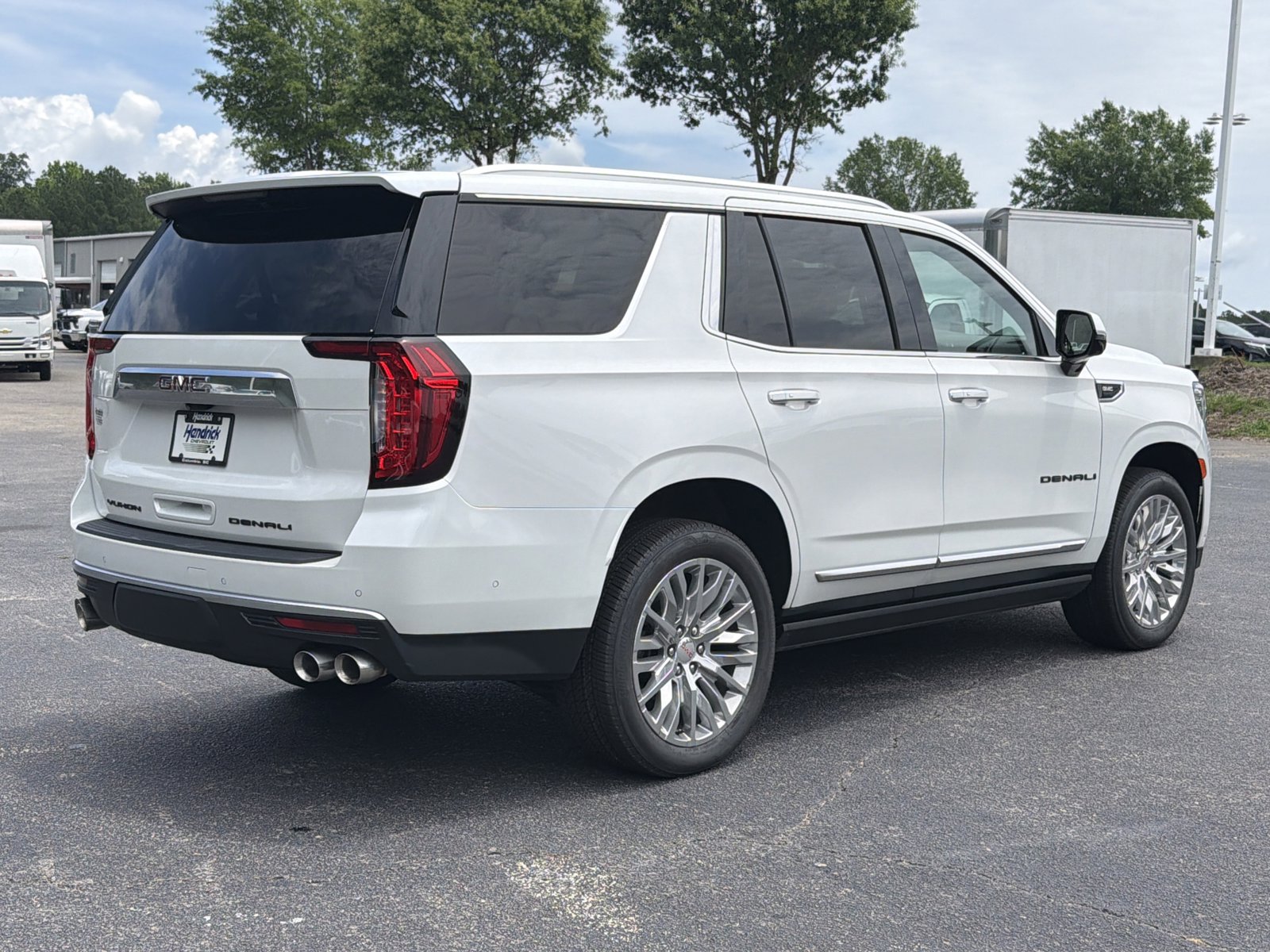 Used 2023 GMC Yukon Denali AWD/4WD image 12