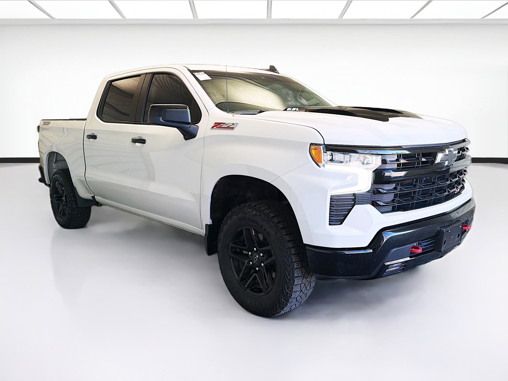 Used 2023 Chevrolet Silverado 1500 LT Trail Boss w/ Convenience Package II image 3