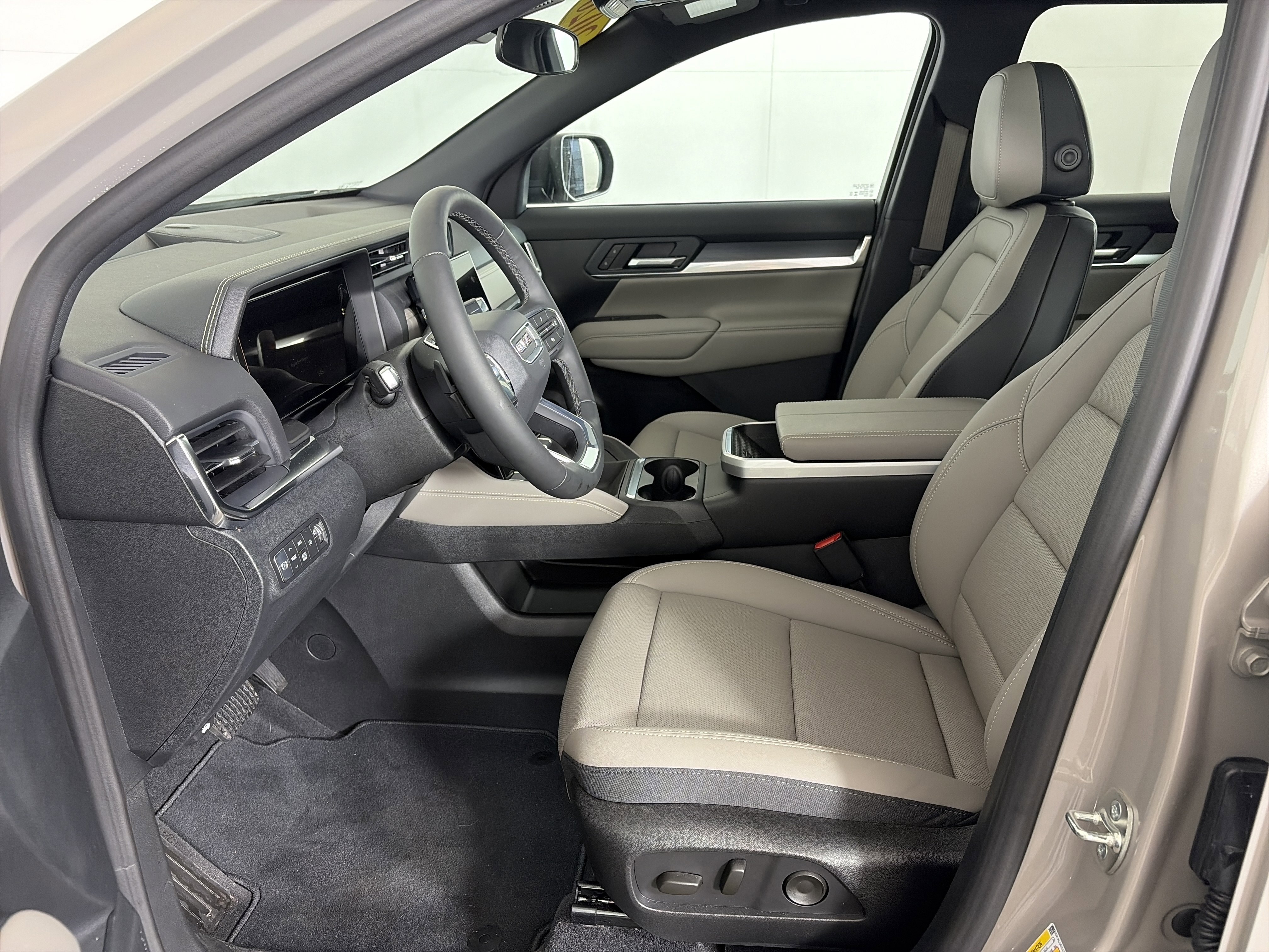 Certified 2026 GMC Terrain Elevation w/ Elevation Premium Package image 6